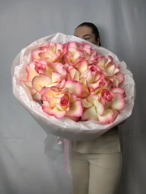Нежный букет из 7 французских роз